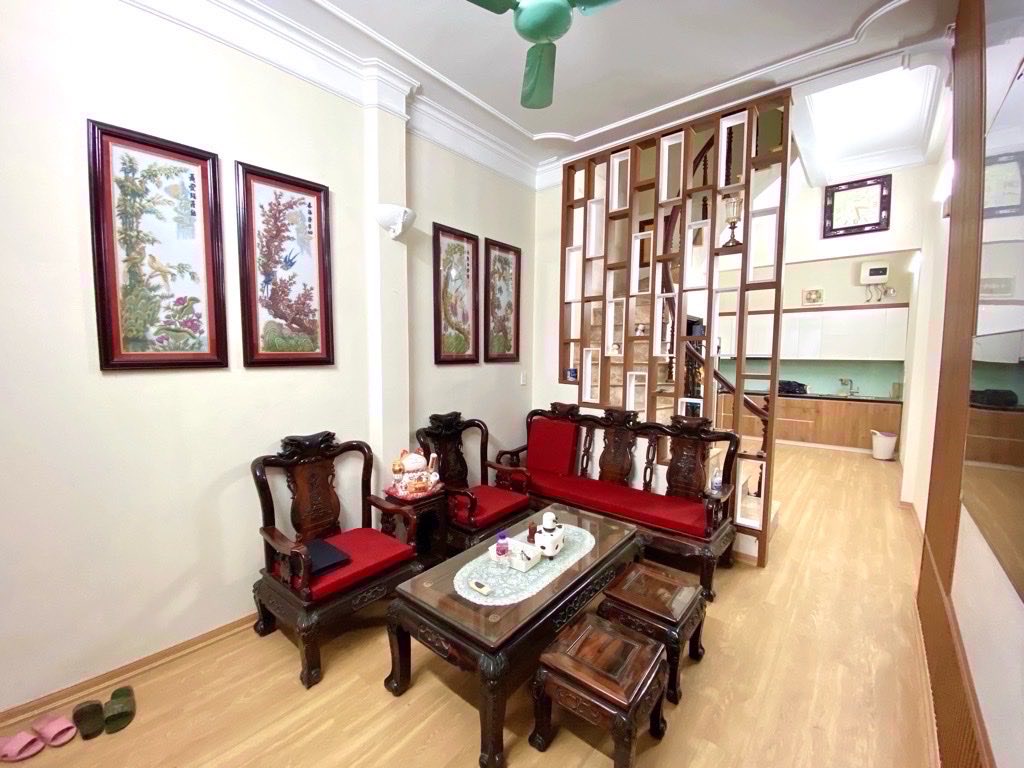 Chính chủ bán căn nhà Nguyễn Văn Huyên ngõ thông gần phố